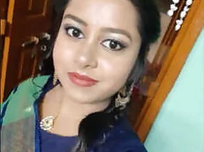Marie’s hot hands during Indian XXX session